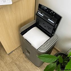 Шредер Heleos АП23-5 серый/серебристый с автоподачей (секр.P-5) фрагменты 145лист. 23лтр. скрепки ск