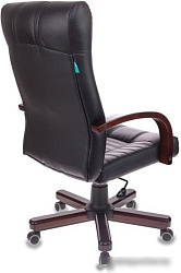Кресло руководителя Бюрократ KB-10WALNUT черный эко.кожа крестов. металл/дерево