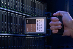 SSD SYNOLOGY SAT5221 3.84TB 3D NAND Скорость записи 500 Мб/сек. Скорость чтения 500 Мб/сек. 2,5" TBW